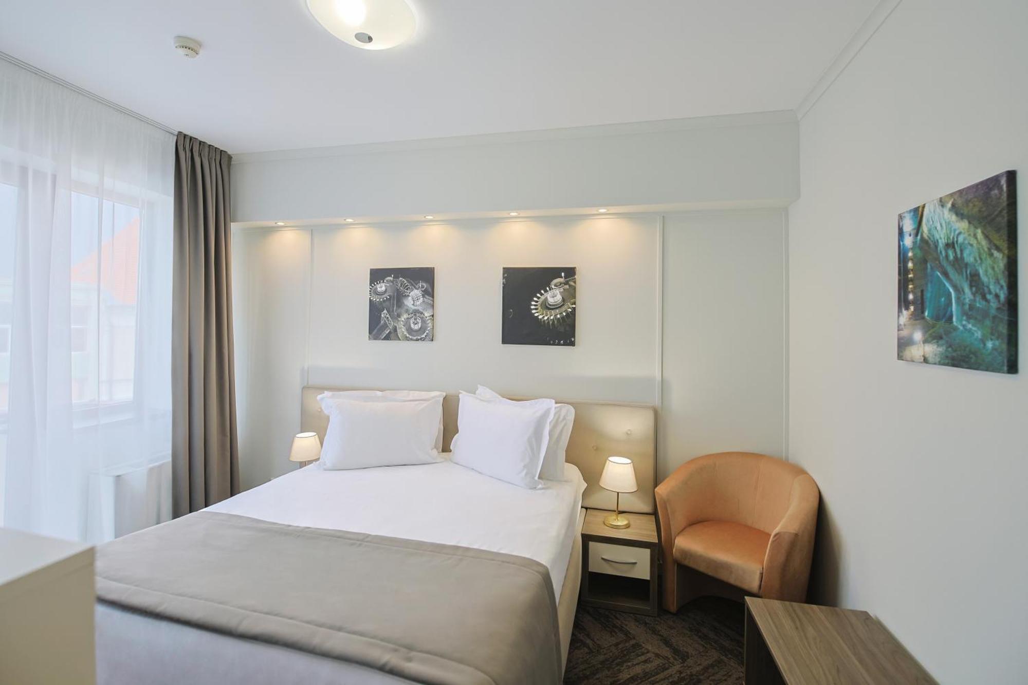 Potaissa Hotel Turda Ngoại thất bức ảnh