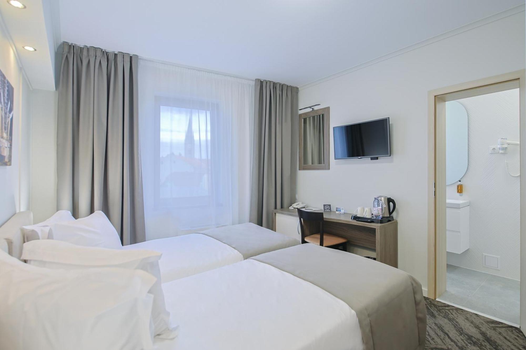 Potaissa Hotel Turda Ngoại thất bức ảnh